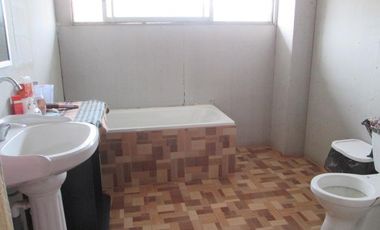 Amplia Casa De Dos Pisos Se Vende En El Centro De Curacavi ! E