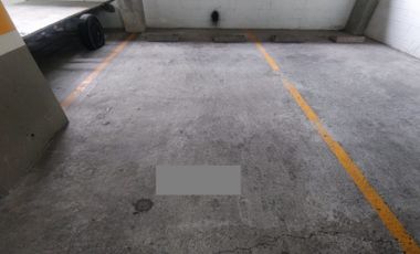 Parqueadero en edificio en venta en El Poblado