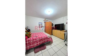 Oportunidad, Casa Multifamiliar En Ventanilla Con Entrada Independiente