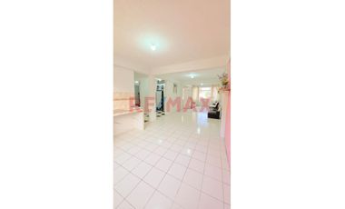 Oportunidad, Casa Multifamiliar En Ventanilla Con Entrada Independiente