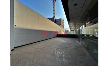 Se Vende Local Comercial, primer y segundo piso con un area total de 1203.1  m2 en Torre Omega.

Se encuentra en un entorno de oficinas PREMIUM Con