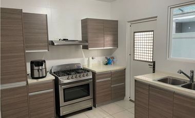 SE VENDE HERMOSA CASA EN PH VICTORIA CON 2 NIVELES