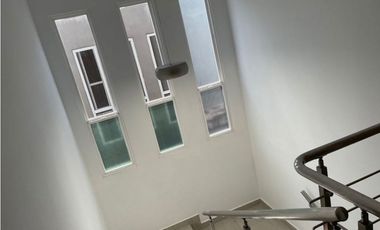SE VENDE HERMOSA CASA EN PH VICTORIA CON 2 NIVELES
