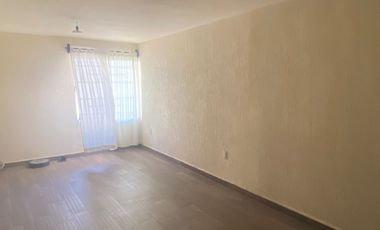 CASA EN RENTA EN PRIVADA POR JUAN DEL JARRO
