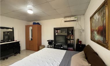Venta: Casa de 3 recámaras a dos calles de la interamericana en Antón.