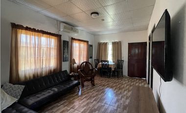 Venta: Casa de 3 recámaras a dos calles de la interamericana en Antón.