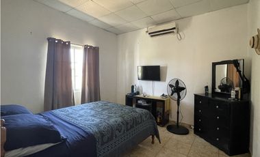 Venta: Casa de 3 recámaras a dos calles de la interamericana en Antón.