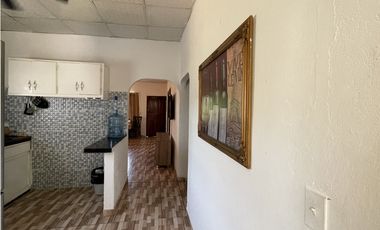 Venta: Casa de 3 recámaras a dos calles de la interamericana en Antón.