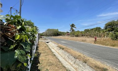 Venta: Casa de 3 recámaras a dos calles de la interamericana en Antón.