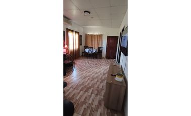 Venta: Casa de 3 recámaras a dos calles de la interamericana en Antón.