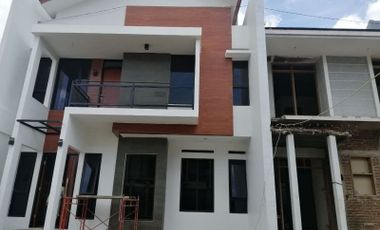 Rumah mewah cantik ala villa sejuk 1 Unit tearakhir Di Ciwaruga parongpong