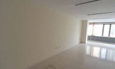 oficina en arriendo en el centro. Cod A122541