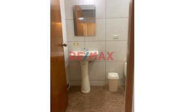 🌟 ¡Descubre tu nuevo hogar en Santiago de Surco! 🏠

Te presentamos este acogedor departamento flat Amoblado, ideal para quienes buscan comodidad y u