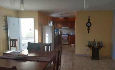 VENTA DE CASA EN Roque Pérez
