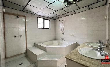 casa en arriendo en los colores. Cod A6612