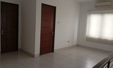 Rumah Luas Dua Lantai di Cluster Exclusive Premium Kota Wisata