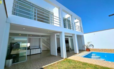 Vendo Hermoza Casa De Playa Con Piscina Dentro De Condominio - Bujamas