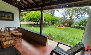 finca en venta en urbano. Cod V6574