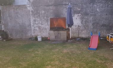 AMPLIA CASA CON FONDO