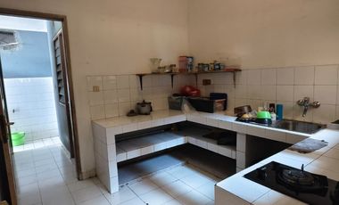 Rumah HOEK di Taman Giri Loka BSD City, bisa parkir 7 mobil