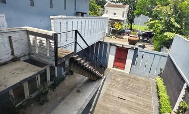 Rumah HOEK di Taman Giri Loka BSD City, bisa parkir 7 mobil