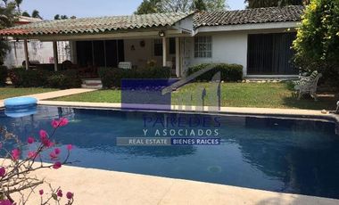 Amplia casa en Golondrinas Campo de Golf de 3 recamaras en Ixtapa A39