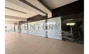 SE ARRIENDAN LOCALES COMERCIALES LA REINA