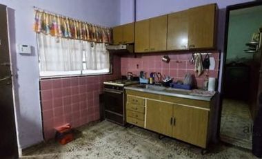 Casa en venta de 2 dormitorios c/ cochera en Morón