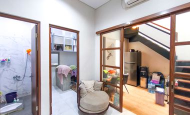 Rumah 2 Lt Strategis 10 Mnt ke Paradise Walk Serpong Siap KPR J-39295