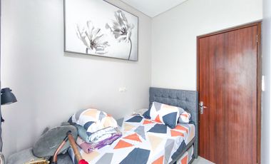 Rumah 2 Lt Strategis 10 Mnt ke Paradise Walk Serpong Siap KPR J-39295