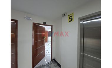 Estrena Tu Depa En Alquiler – Moderno, Con Ascensor Y 2 Dormitorios En Campoy