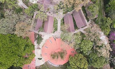 VENTA DE HOTEL EN EL VALLE DE ANTÓN CON HERMOSAS CABAÑAS