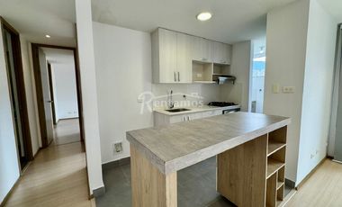 apartamento en arriendo en loma del esmeraldal. Cod A776514
