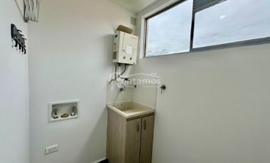 apartamento en arriendo en loma del esmeraldal. Cod A776514