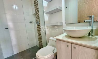apartamento en arriendo en loma del esmeraldal. Cod A776514