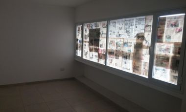 SE ALQUILAN OFICINAS EN COMPLEJO VENEZUELA 114 DE VIEDMA