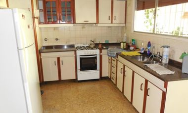 PORTELA 1350 EXCELENTE CASA DE 4 DORMITORIOS LOTE 8,66 X 78