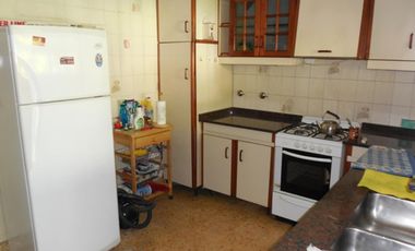 PORTELA 1350 EXCELENTE CASA DE 4 DORMITORIOS LOTE 8,66 X 78