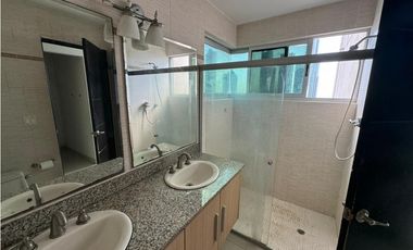 VENTA  APARTAMENTO EN COSTA DE ESTE  188M2 3REC+SERVICIO PH SEVILLA