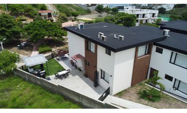 Exclusiva Casa de Playa, Amoblado. Urbanización Ciudad del Mar