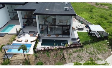 Exclusiva Casa de Playa, Amoblado. Urbanización Ciudad del Mar