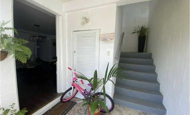 VENTA  CASA EN CLAYTON AMPLIA  569M2 CALLE PAPAYA