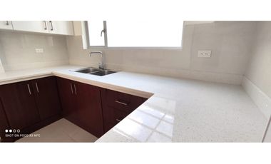 Vendo casa por estrenar al Sur de Loja