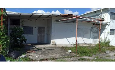SE VENDE CASA EN PARQUE LEFEVRE >>VIA PRINCIPAL<<