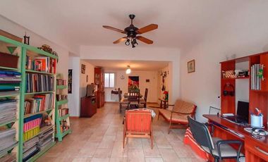 VENTA CON RENTA -  Depto. 2 Ambientes en Excelente Ubicación