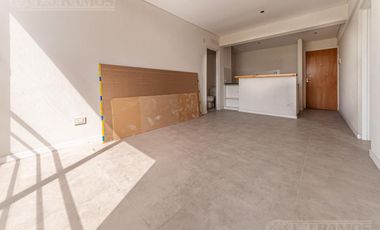 Departamento de dos ambientes ubicado en Pilar. Sum, cochera y seguridad