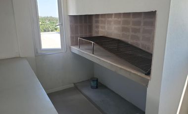 Departamento de dos ambientes ubicado en Pilar. Sum, cochera y seguridad