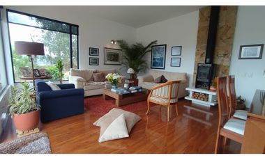 ESPECTACULAR CASA CAMPESTRE -LA CALERA