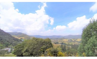 ESPECTACULAR CASA CAMPESTRE -LA CALERA