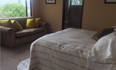 ESPECTACULAR CASA CAMPESTRE -LA CALERA